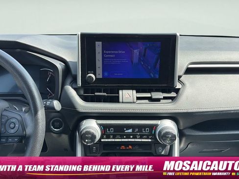 Used 2025 Toyota RAV4 XLE AWD/4WD image 15