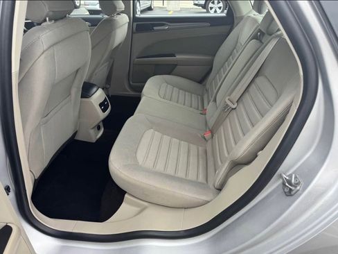 Used 2019 Ford Fusion SE image 7