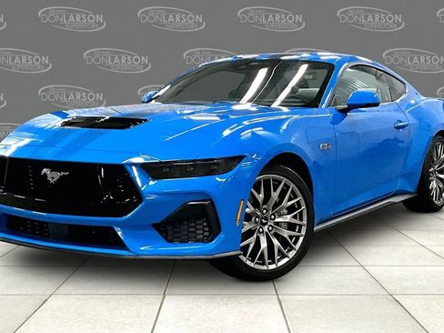 Used 2025 Ford Mustang GT Premium image 3