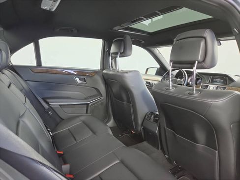 Used 2016 Mercedes-Benz E 350 4MATIC Sedan image 27
