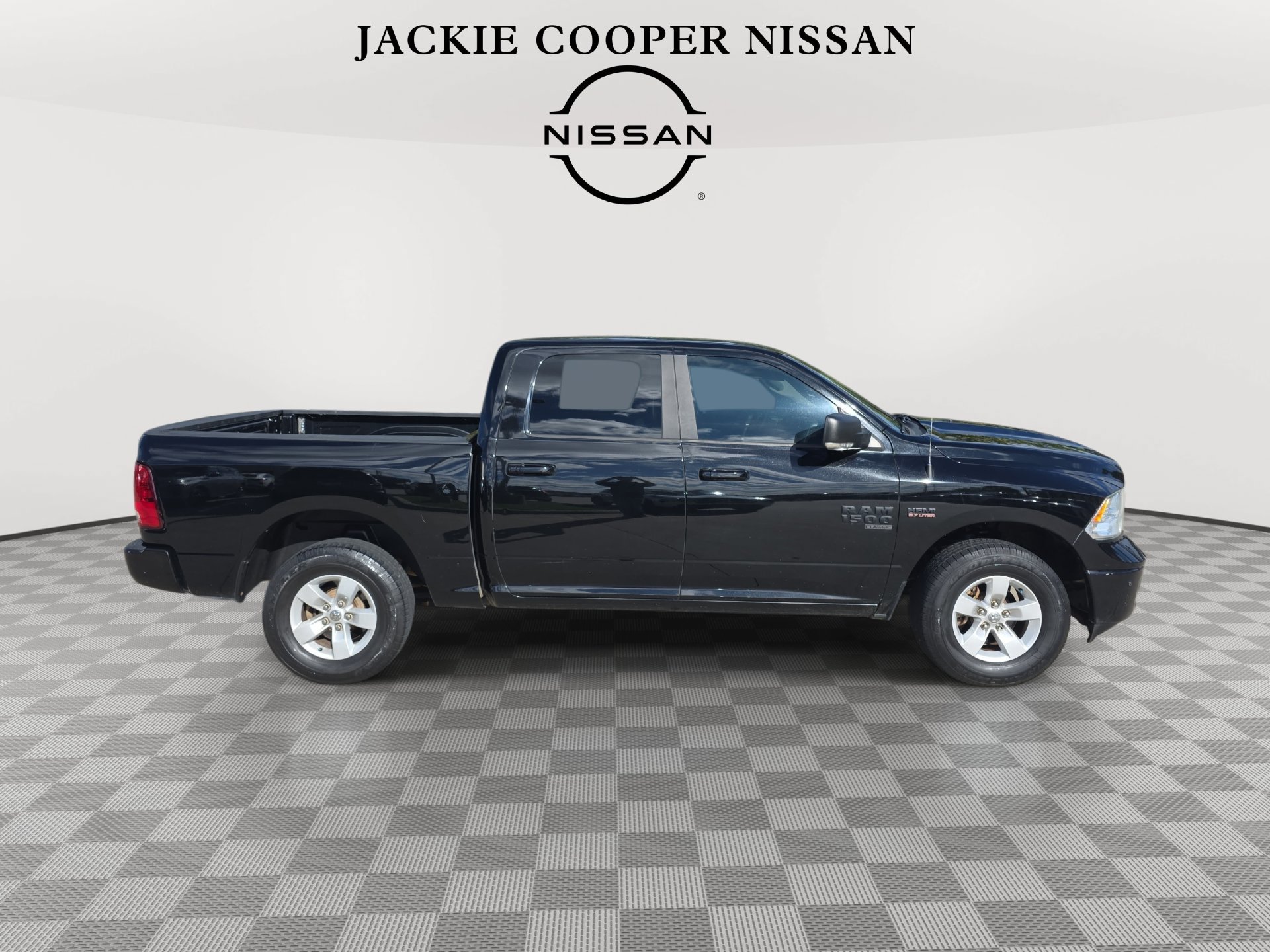 Used 2019 RAM 1500 Big Horn AWD/4WD image 4