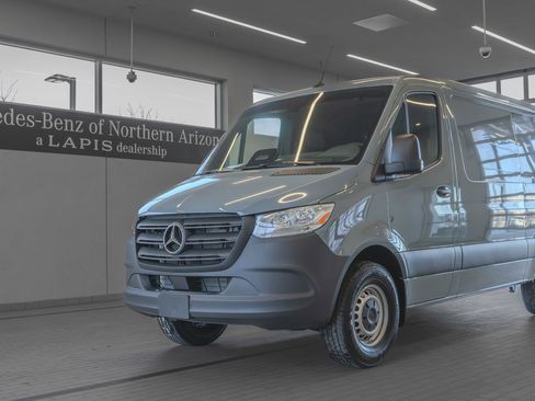 Used 2025 Mercedes-Benz Sprinter 2500 image 3