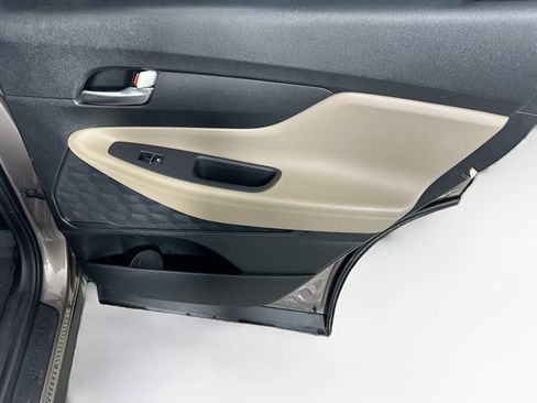 Used 2019 Hyundai Santa Fe SE FWD image 28