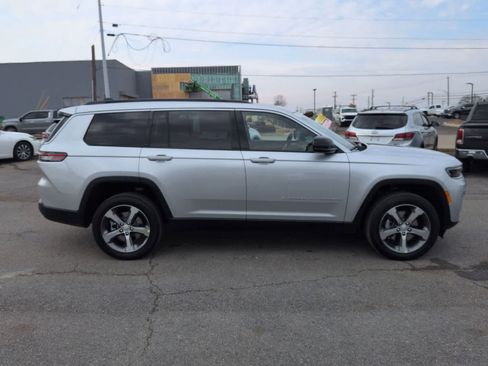New 2026 Jeep Grand Cherokee L Limited w/ Luxury Tech Group II AWD/4WD image 9