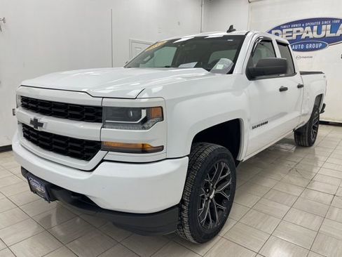 Used 2018 Chevrolet Silverado 1500 Custom w/ Custom Value Package image 17