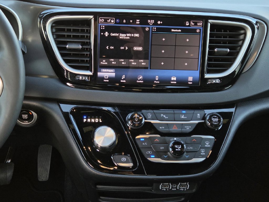Used 2025 Chrysler Pacifica Select FWD image 28