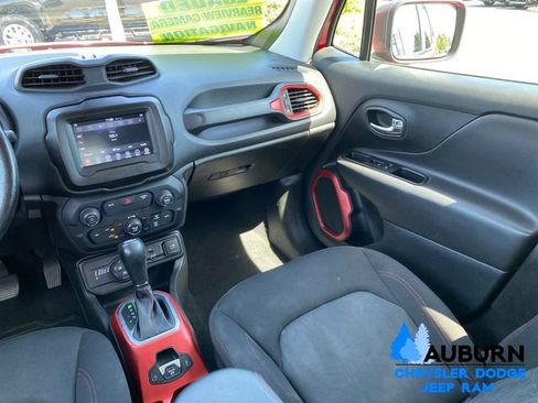 Used 2020 Jeep Renegade Trailhawk w/ Cold Weather Group AWD/4WD image 21