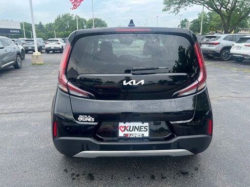 Used 2025 Kia Soul LX w/ LX Technology Package FWD image 4