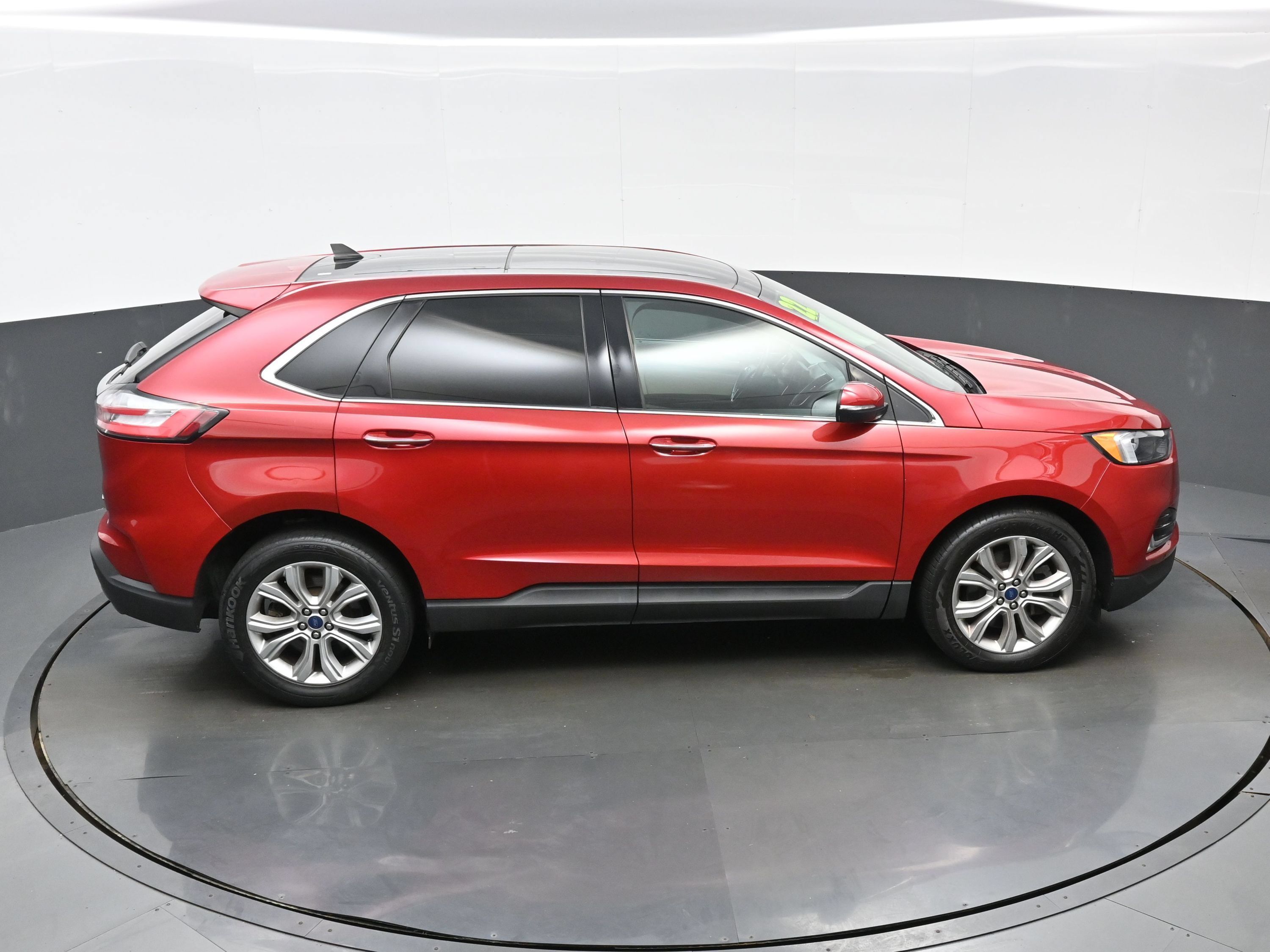Used 2022 Ford Edge Titanium AWD/4WD image 41