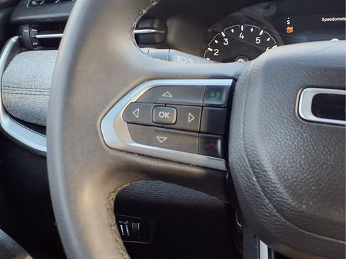 Used 2024 Jeep Compass Latitude AWD/4WD image 13