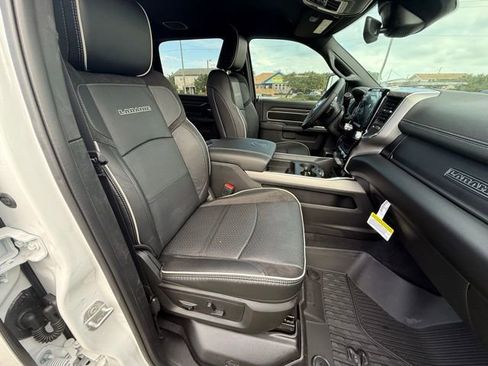 New 2026 RAM 2500 Laramie AWD/4WD image 11
