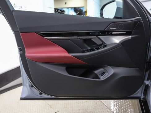 New 2026 BMW 530i xDrive 530i xDrive w/ M Sport Package image 9