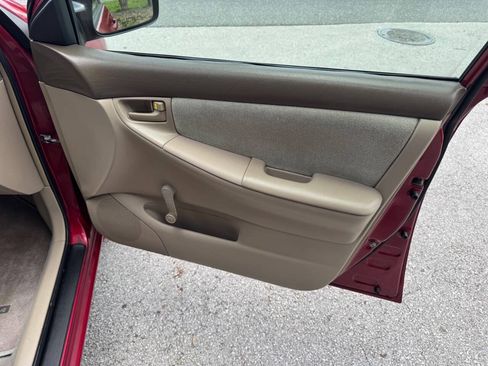 Used 2005 Toyota Corolla CE FWD image 17