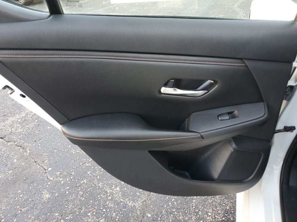 Used 2020 Nissan Sentra SR w/ Electronics Package FWD image 34