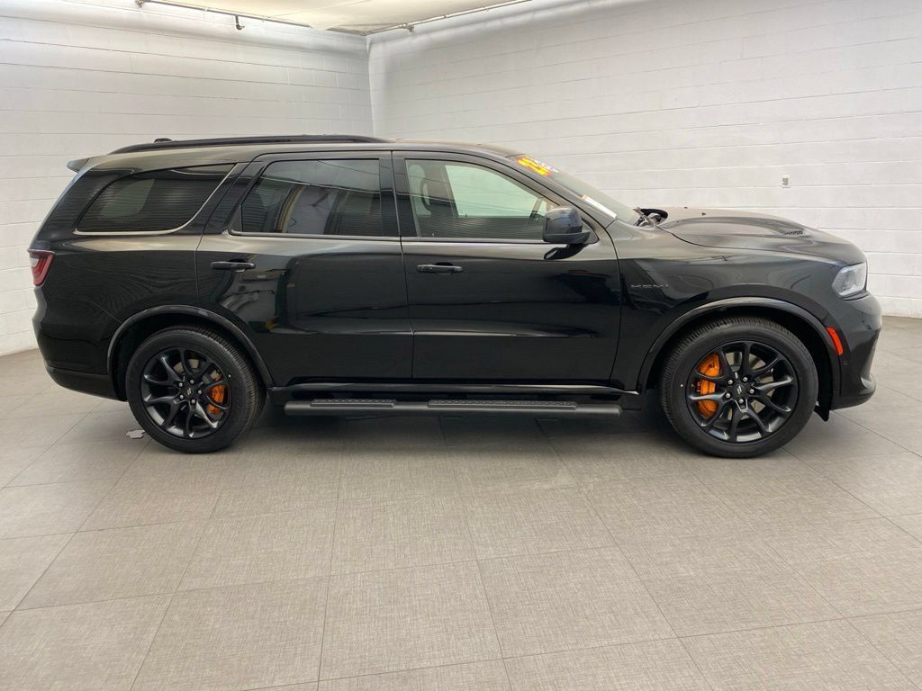 Used 2023 Dodge Durango R/T w/ Hemi Orange Plus Package AWD/4WD image 6