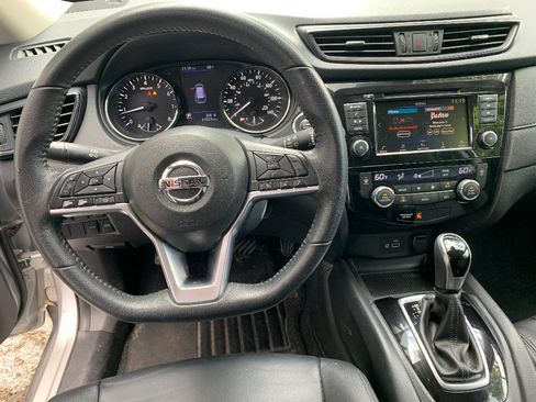 Used 2019 Nissan Rogue SV FWD image 11