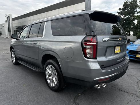 Used 2023 Chevrolet Suburban Premier w/ Advanced Technology Package AWD/4WD image 7