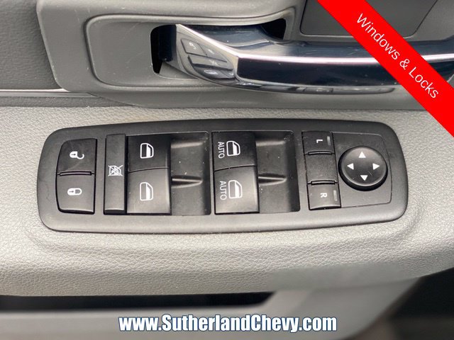 Used 2020 RAM 1500 Classic SLT AWD/4WD image 18