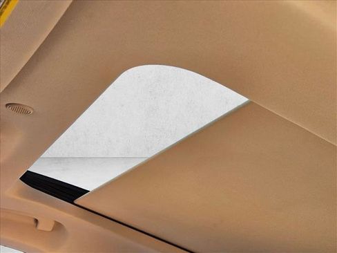 Used 2021 Ford Explorer Platinum w/ Equipment Group 601A image 16