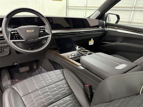 Certified 2025 Cadillac Escalade Sport Platinum w/ LPO, ONYX Package image 21