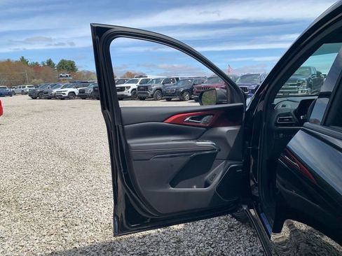 Used 2025 Chevrolet Traverse RS w/ LPO, Floor Liner Package AWD/4WD image 26