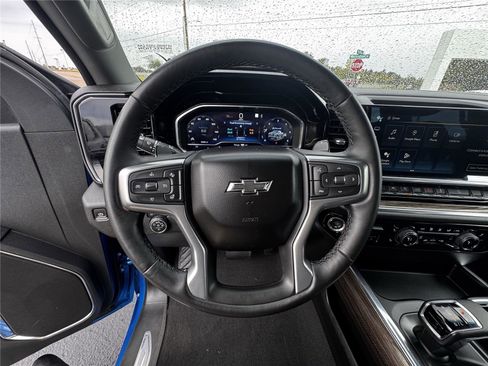 Used 2023 Chevrolet Silverado 1500 RST AWD/4WD image 14
