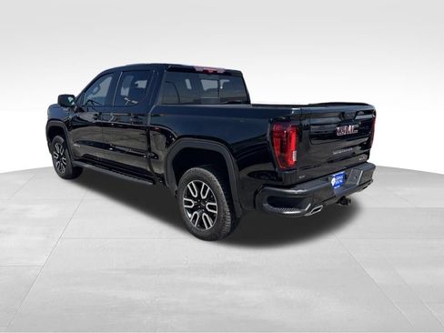 Used 2024 GMC Sierra 1500 AT4 w/ Technology Package AWD/4WD image 4