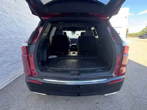 Used 2024 Buick Enclave Essence FWD image 9
