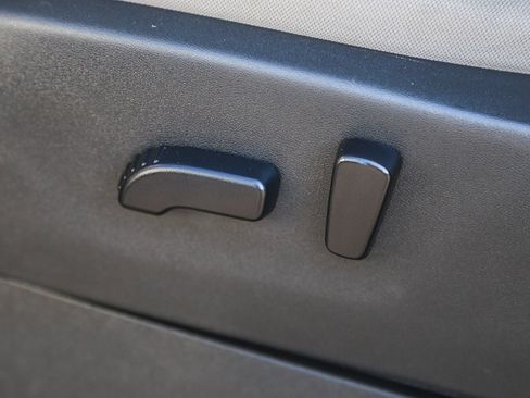 Used 2022 Nissan Frontier SV w/ Technology Package image 22