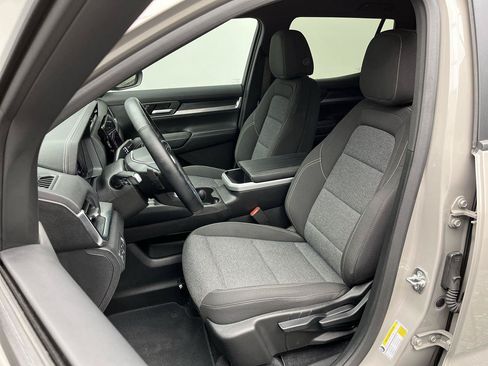 Certified 2025 GMC Terrain Elevation w/ Technology Package II AWD/4WD image 9