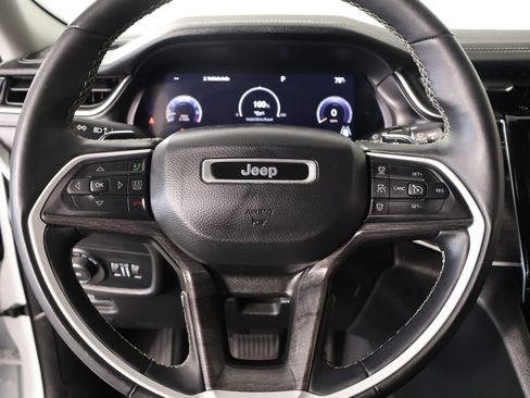 Used 2023 Jeep Grand Cherokee L Limited image 3