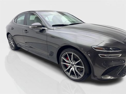 Used 2025 Genesis G70 2.5T image 12