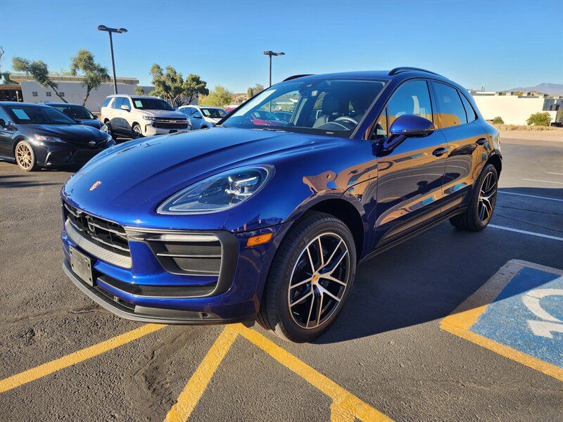Used 2022 Porsche Macan AWD/4WD image 7