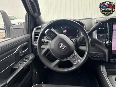 Used 2025 RAM 2500 Laramie AWD/4WD image 13