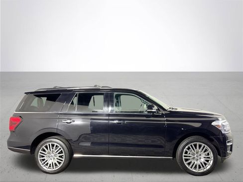 Used 2023 Ford Expedition Limited image 5