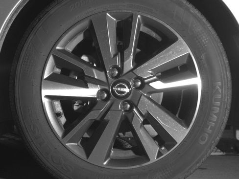 Used 2025 Nissan Versa SV image 12