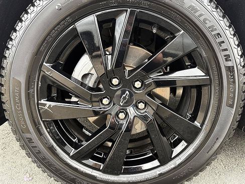Used 2023 Chevrolet Equinox LS w/ Midnight Edition FWD image 7