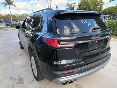 Used 2024 GMC Acadia Elevation image 9