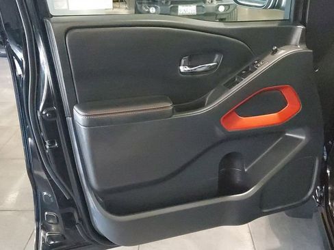 Used 2025 Nissan Frontier Pro-X image 19