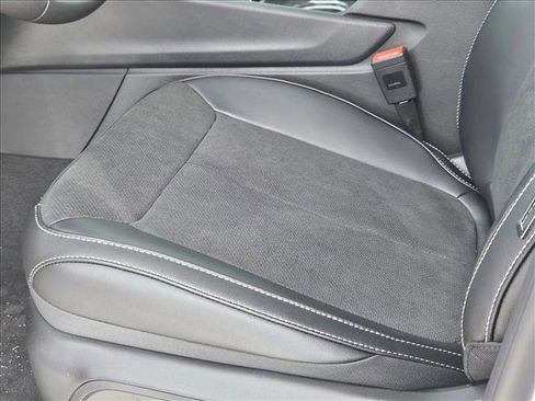 New 2025 Jeep Grand Cherokee Altitude image 4