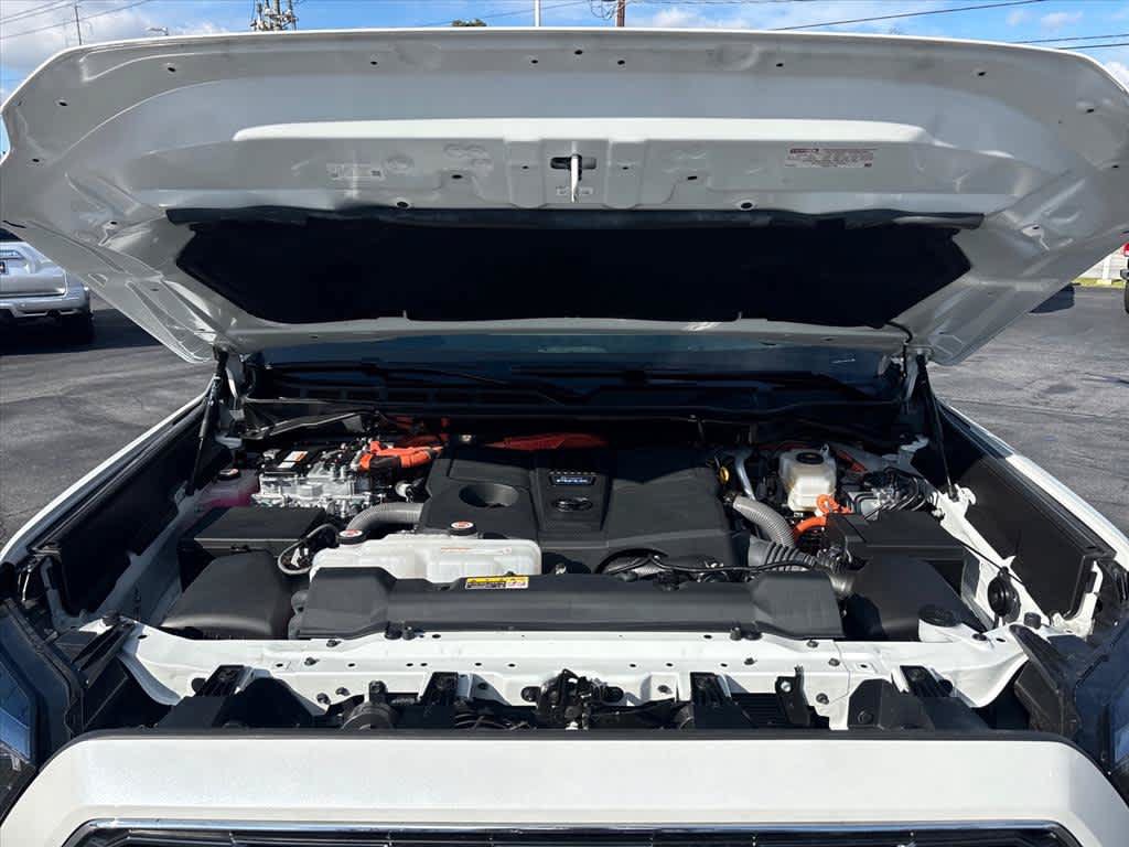 Used 2026 Toyota Sequoia Platinum AWD/4WD image 32