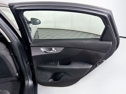 Used 2023 Kia Forte LXS w/ LXS Technology Package FWD image 28