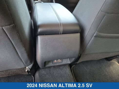 Used 2024 Nissan Altima 2.5 SV AWD/4WD image 18