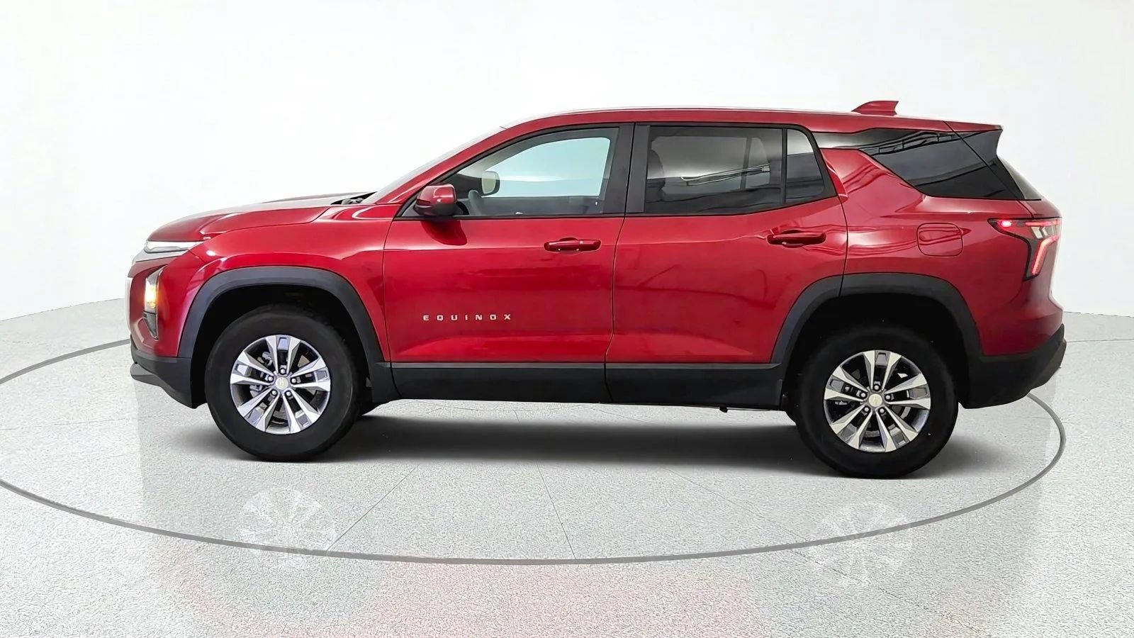 Used 2026 Chevrolet Equinox LT w/ Convenience Package II FWD image 5