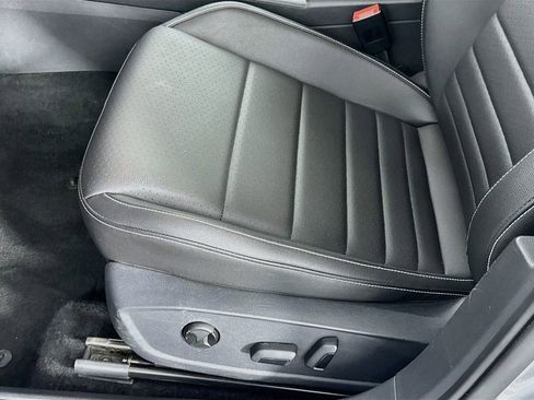 Used 2024 Volkswagen Jetta SE FWD image 23
