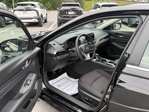 Certified 2024 Nissan Altima 2.5 SV FWD image 14