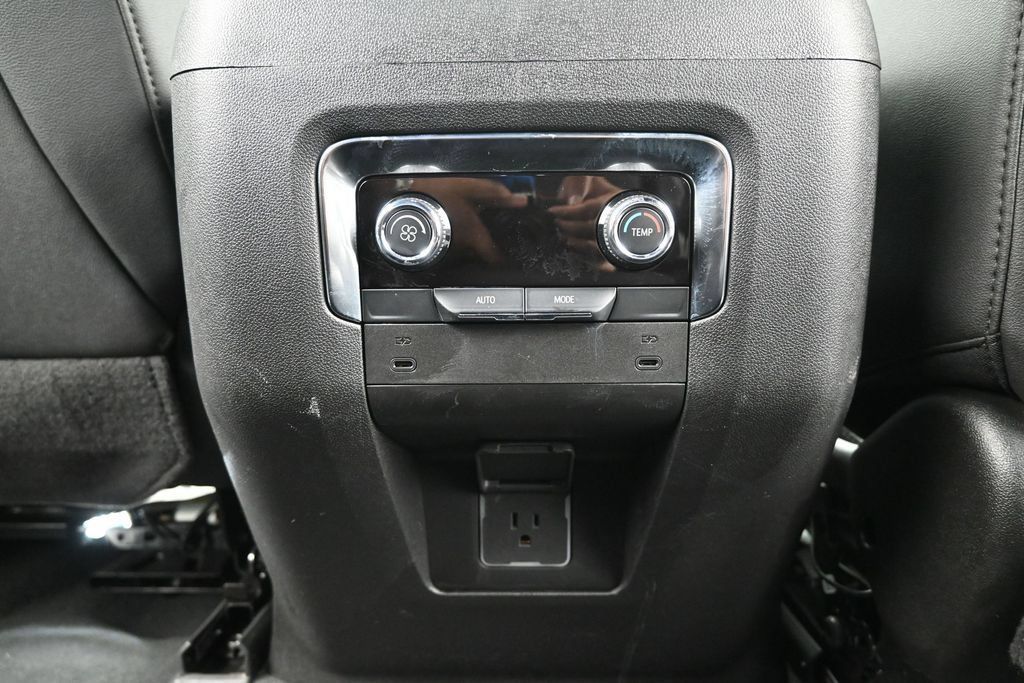 Certified 2025 Chevrolet Tahoe Z71 AWD/4WD image 17