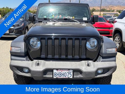 Used 2018 Jeep Wrangler Unlimited Sport S AWD/4WD image 2