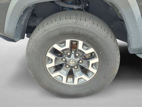 Used 2021 Toyota Tacoma TRD Off-Road AWD/4WD image 10