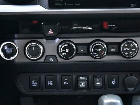 Used 2018 Toyota Tacoma TRD Sport image 20